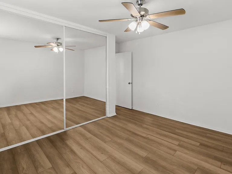 1747 Franklin St #4 — Photo 15