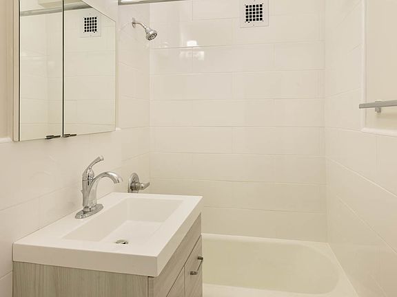5th image of 335 E 51st St APT 10B