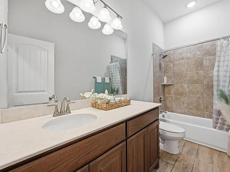 196 Lady Bird Dr — Photo 39