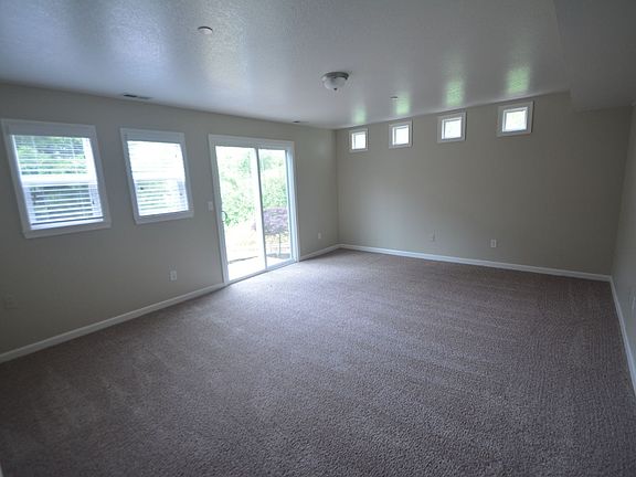 5th image of 1422 85th Dr NE