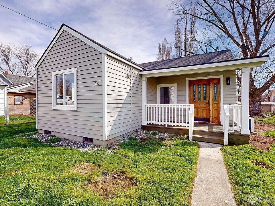 1st image of 255 College Street