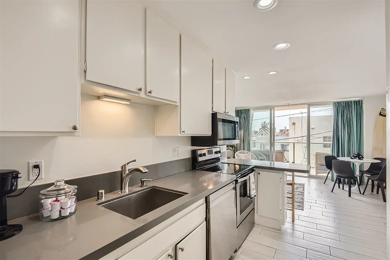725 Redondo Ct — Photo 3