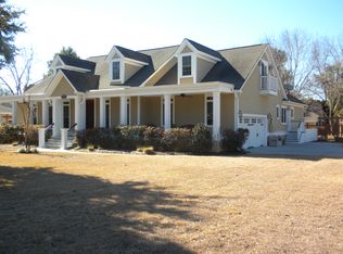 1457 Simmons St, Mount Pleasant, SC 29464