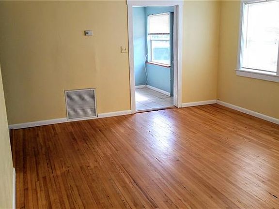 4th image of 2437 Bahia Vista St