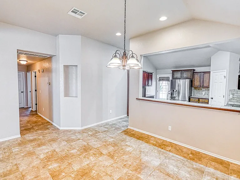 329 Tecumseh Meadows Dr — Photo 10