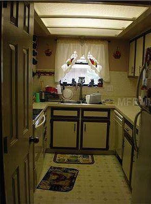 3rd image of 1112 Clara Ave