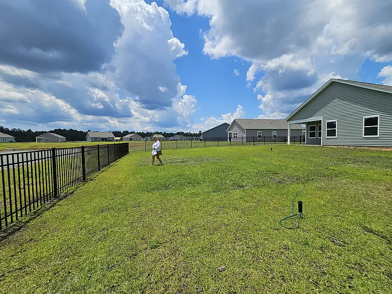 423 Castillo Dr — Photo 34