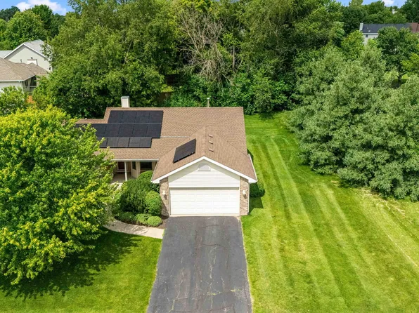 3636 Adler Ln, Rockford, IL 61114