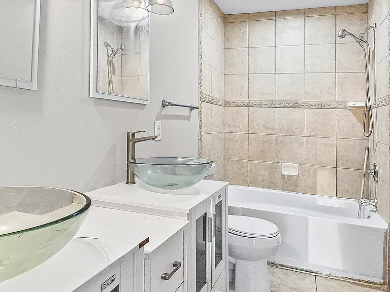 2532 Druid Hill Ave — Photo 18