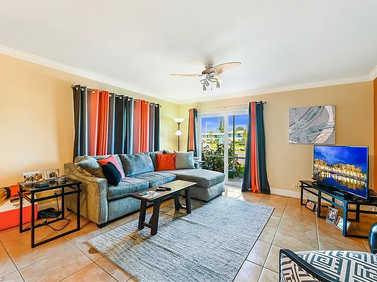 200 Palm Dr #7-R — Photo 6