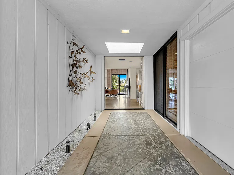 24 Columbia Dr — Photo 17