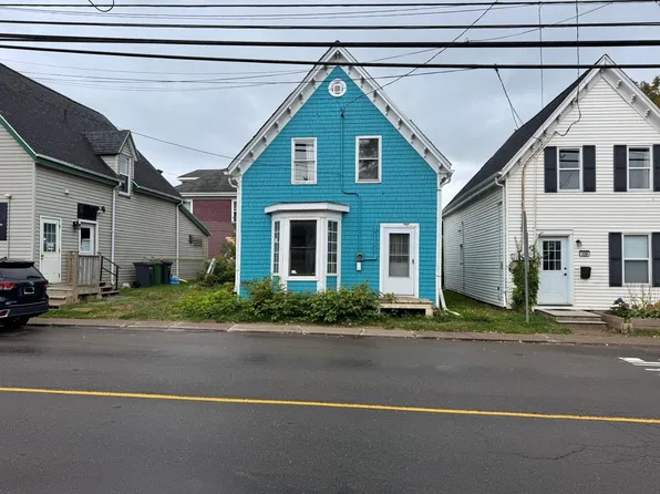 357 Queen St, Charlottetown, PE C1A 4C7