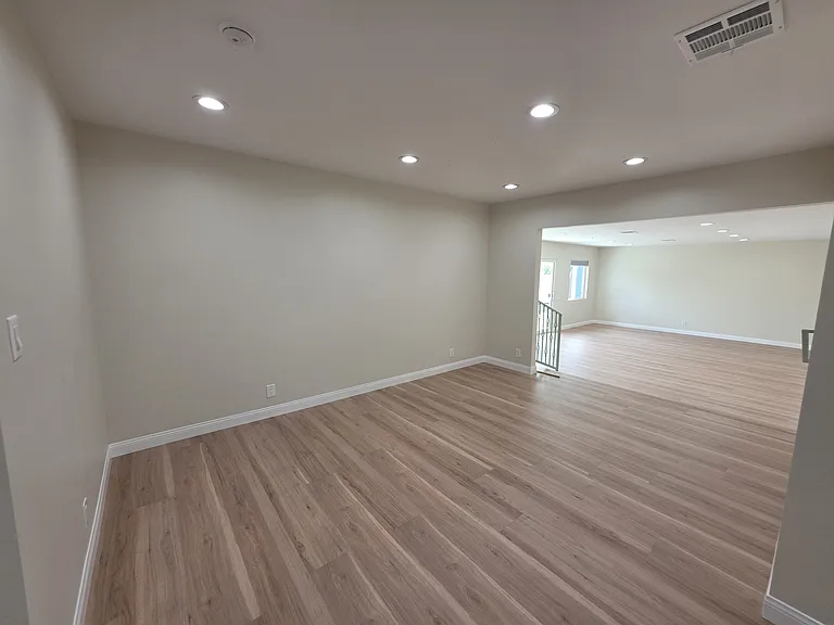 6829 Murietta Ave — Photo 8