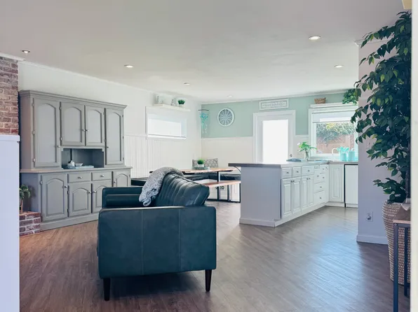 8489 Larch Ave, Cotati, CA