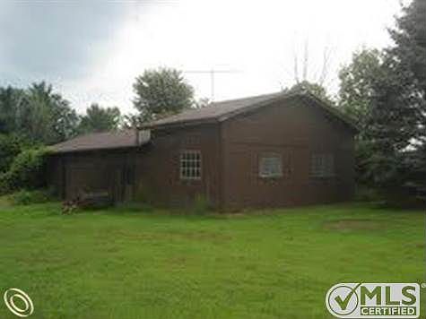 1000 Wadhams - pole barn.jpg