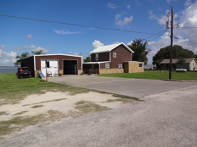 1st image of 16 Trout St