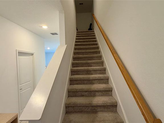4th image of 2994 CANARY AVENUE