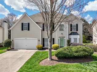 8123 Brookings Dr, Charlotte, NC 28269