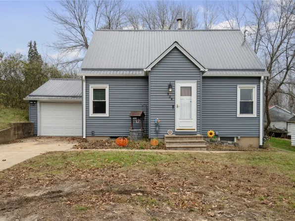 524 2nd St S, Coggon, IA 52218