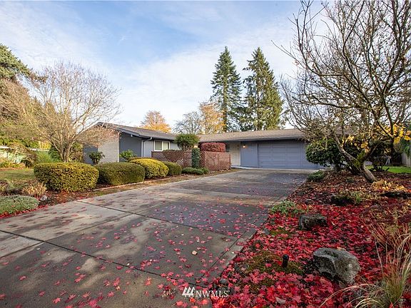 2nd image of 4530 Village Dr SE