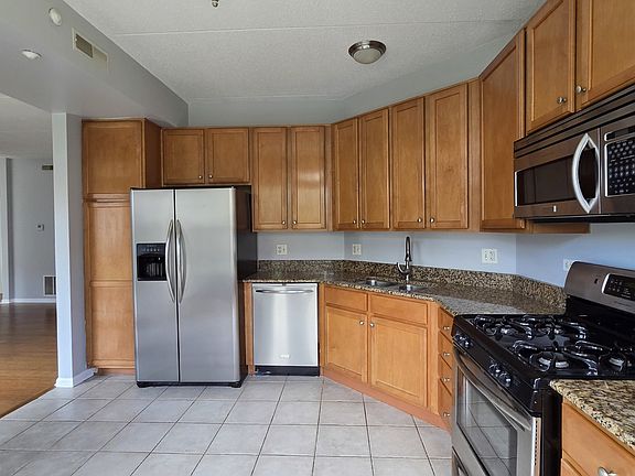 3rd image of 715 Astor Ln Unit 401