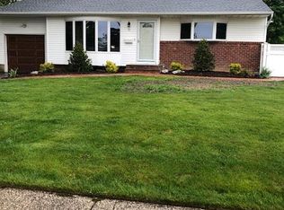 9 Putnam Ct, Commack, NY 11725