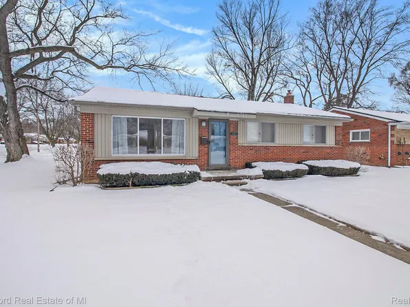 22821 Hayden St, Farmington, MI 48336