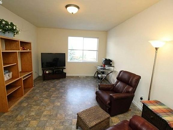 family room/ bedroom 3