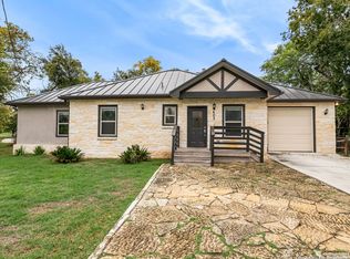 402 E Theissen St, Boerne, TX 78006