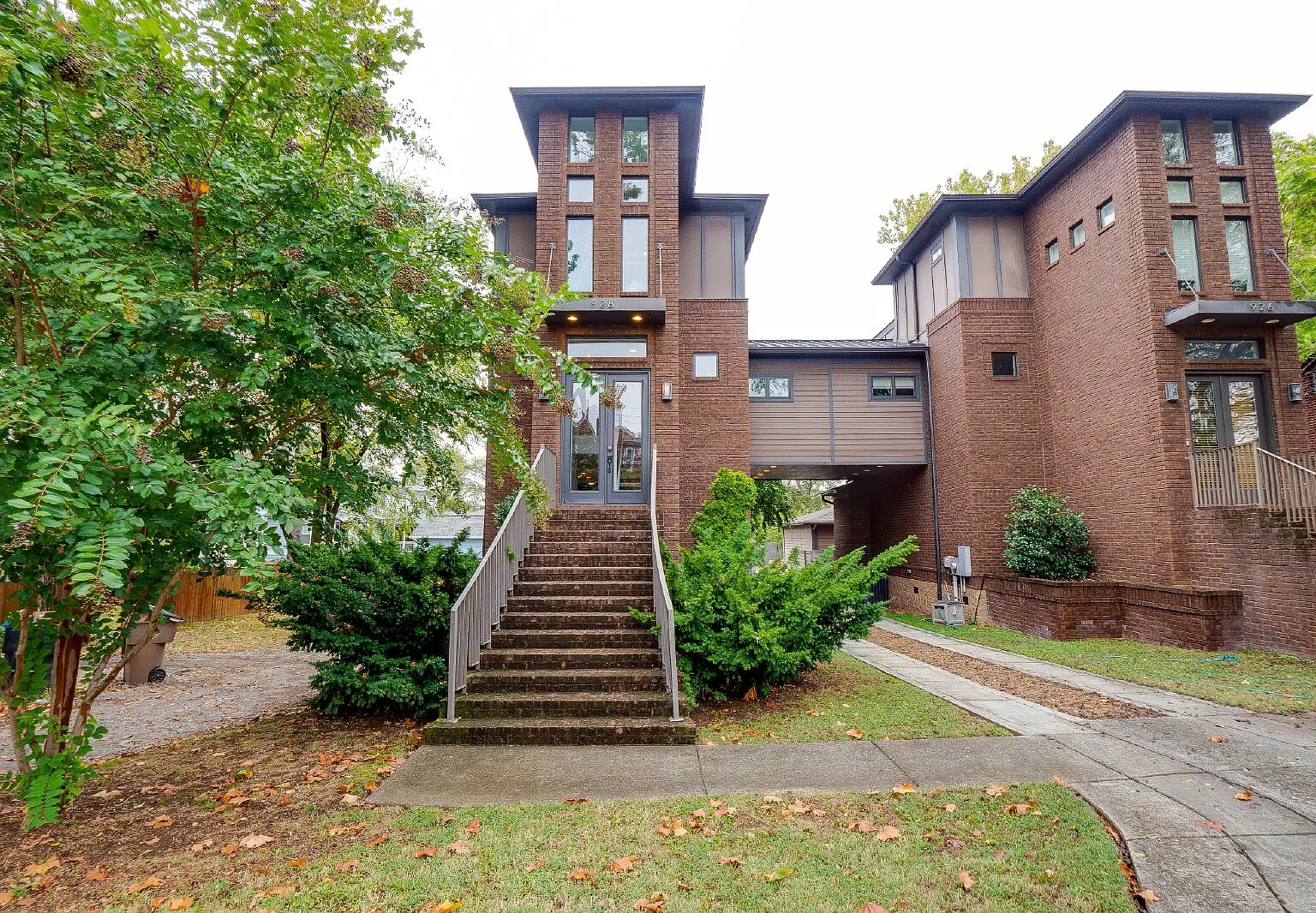 3 bed, 3.5 bath, 2068 sqft, $4,250 — Photo 2
