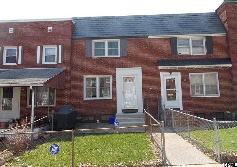 2nd image of 2445 Adrian St