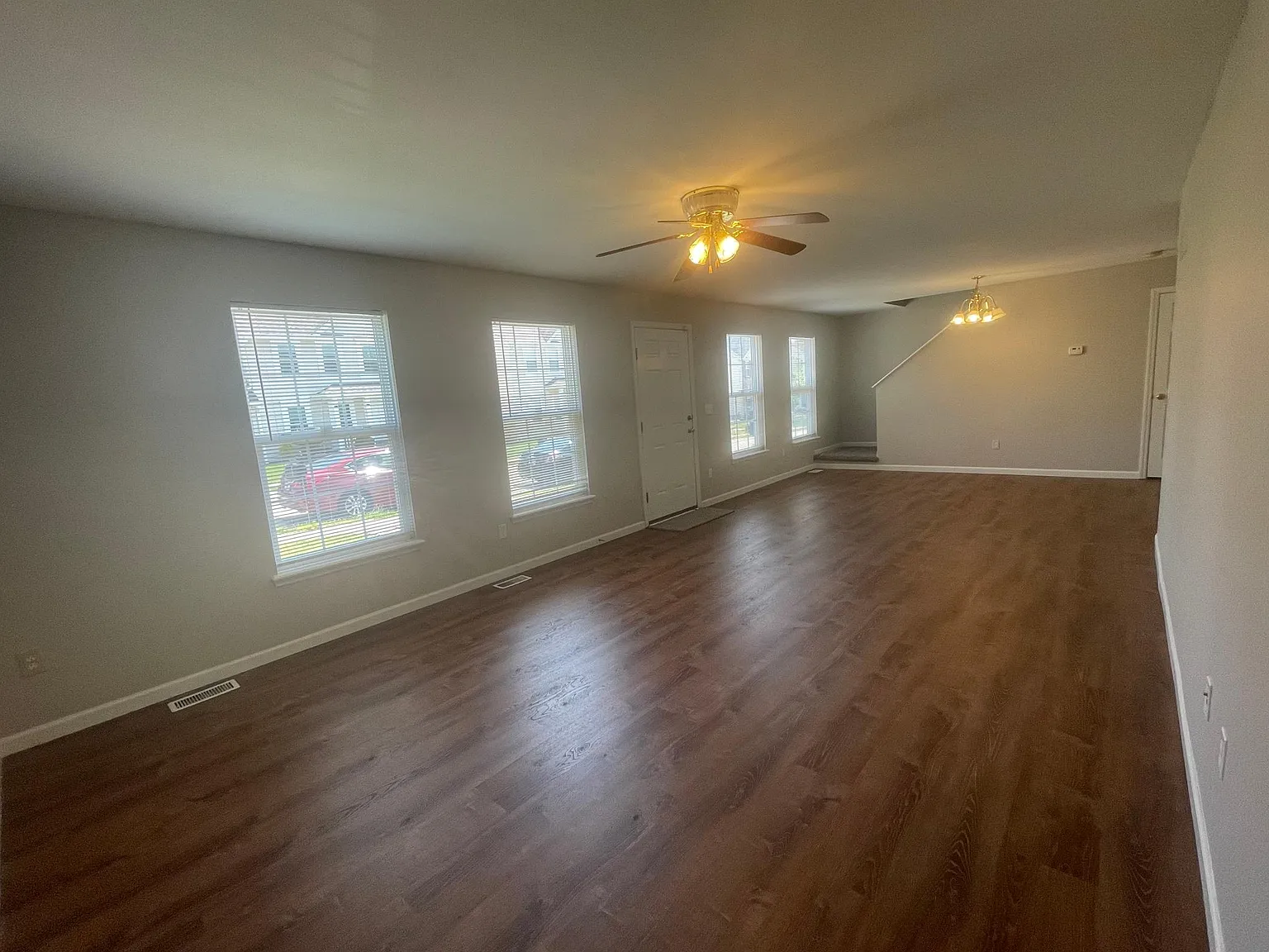 4 bed, 2.5 bath, 2060 sqft, $2,500 — Photo 3