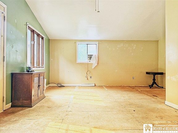 4th image of 4500 W Lake Rd