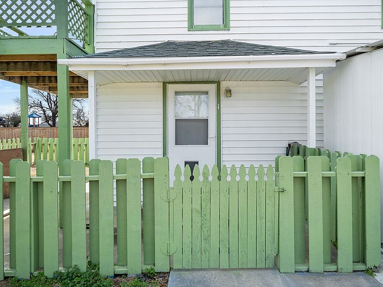 Listing photo 4