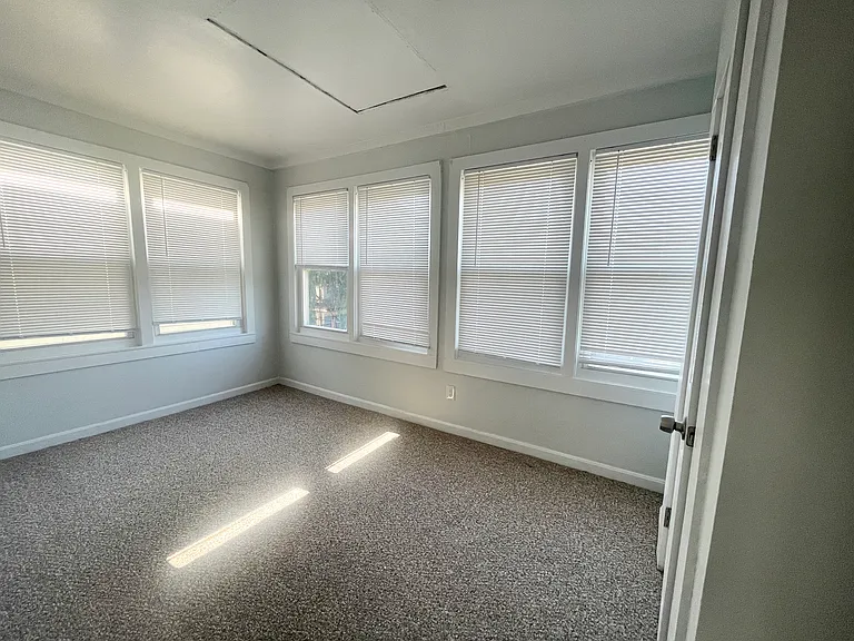 22 Howell St #3V — Photo 7