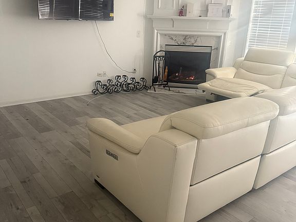 3rd image of 3282 Saville St SW