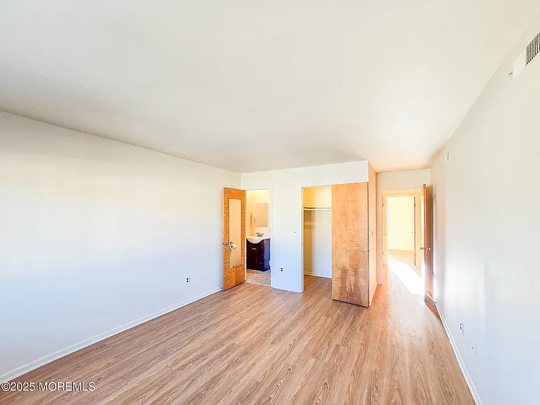 1302 Bradley Ct — Photo 13