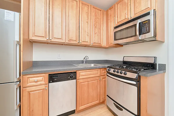 Rented by Living New York | media 12