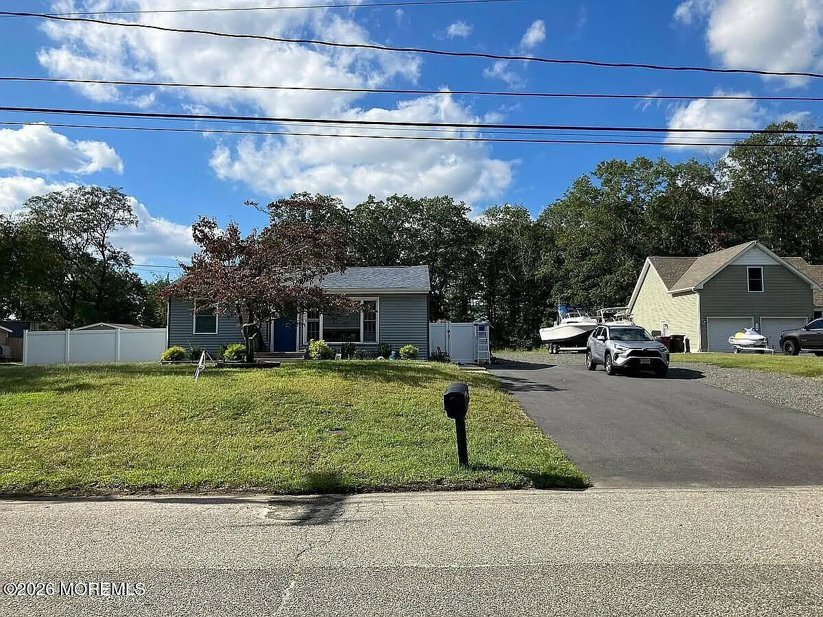 2 bed, 768 sqft, $2,600 — Photo 3