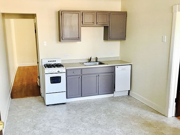 2nd image of 3241 N Broadway St #3149445