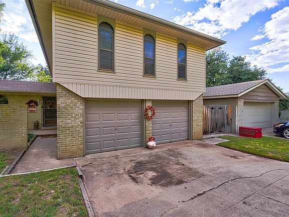 3rd image of 1404 N Broadview Dr