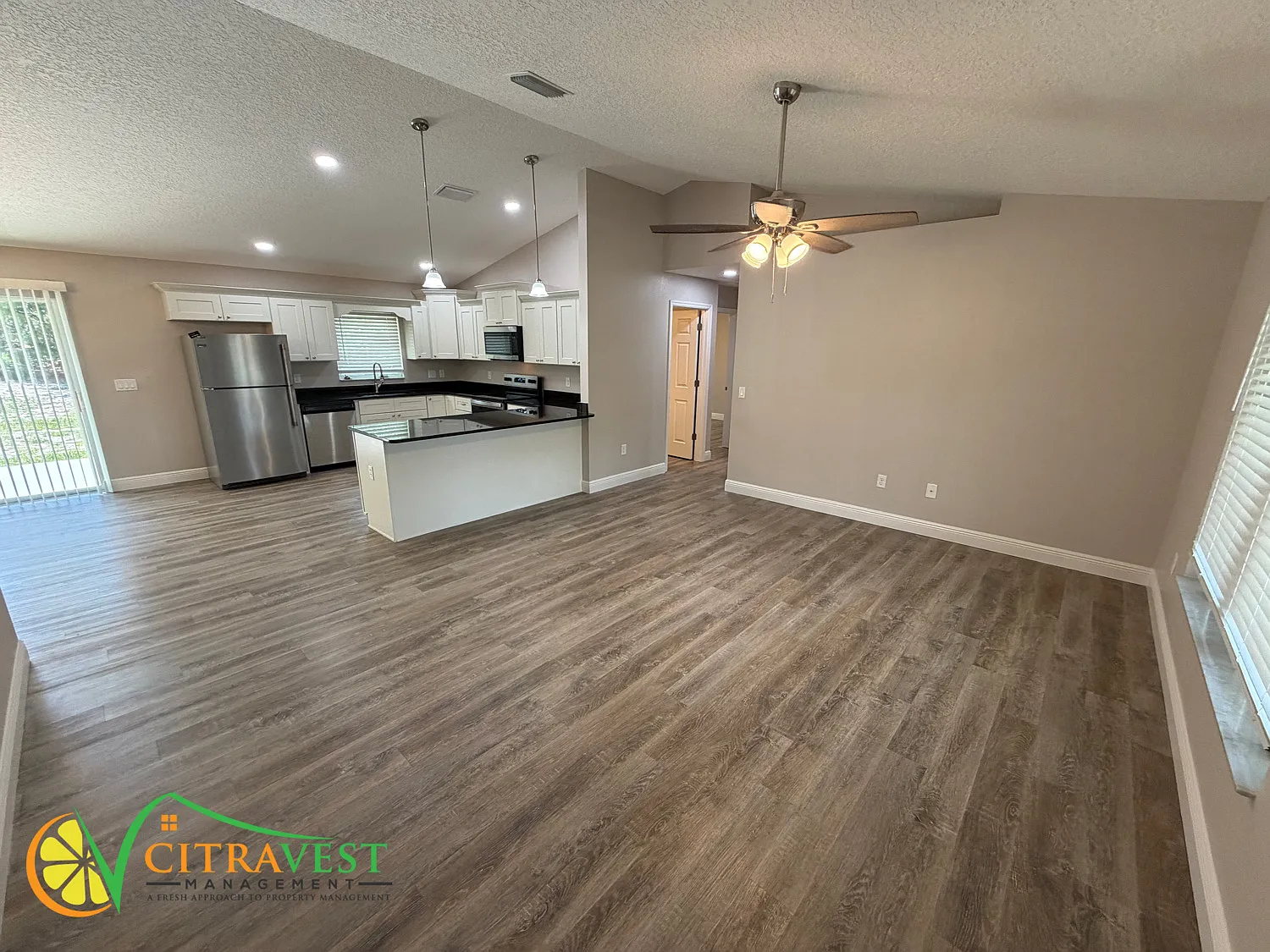 Lovely 4 Bedroom Available in Citrus Springs! — Photo 2