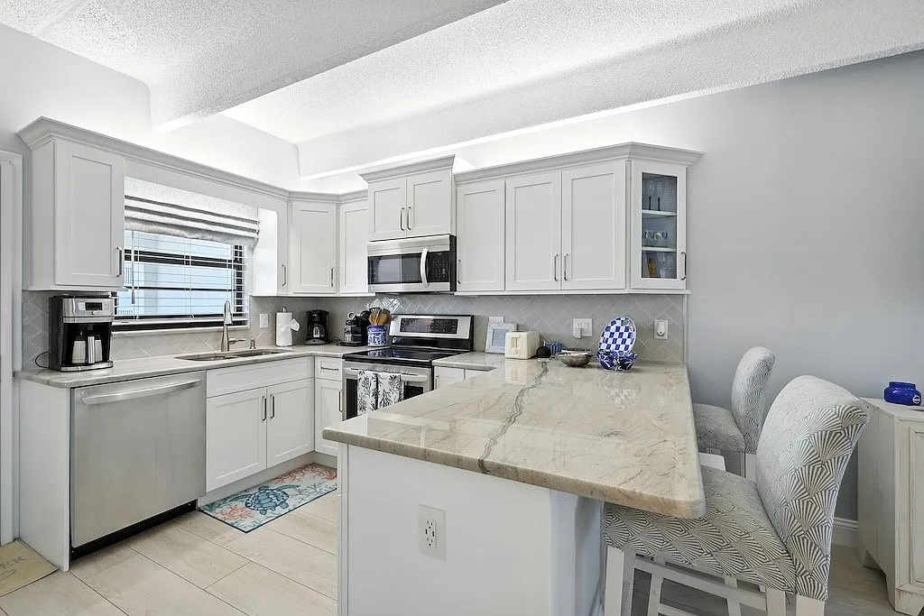 2 bed, 800 sqft, $3,000 — Photo 2