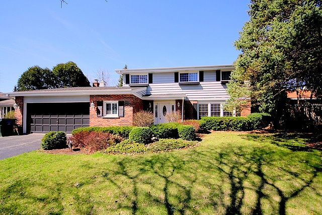 1st image of 801 Bedford Ln