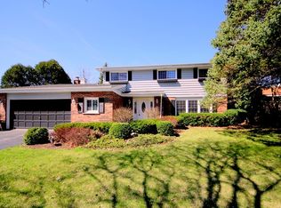 801 Bedford Ln, Libertyville, IL 60048