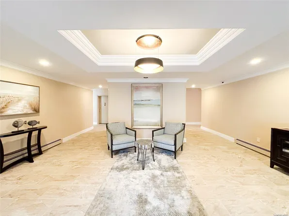 11 Wooleys Lane #2A, Great Neck, NY 11023