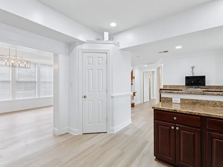 10828 Miller Rd — Photo 24