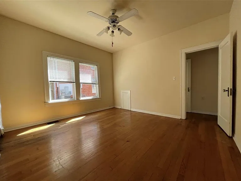1706 Hawthorne St — Photo 5