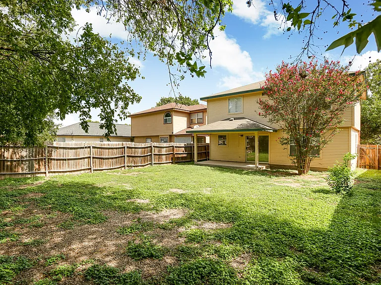 7038 Lynn Lake Dr — Photo 14