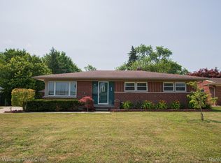 8336 Timberline Dr, Shelby Township, MI 48316